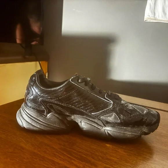 Adidas Falcons Out Loud - Picture 2 of 5